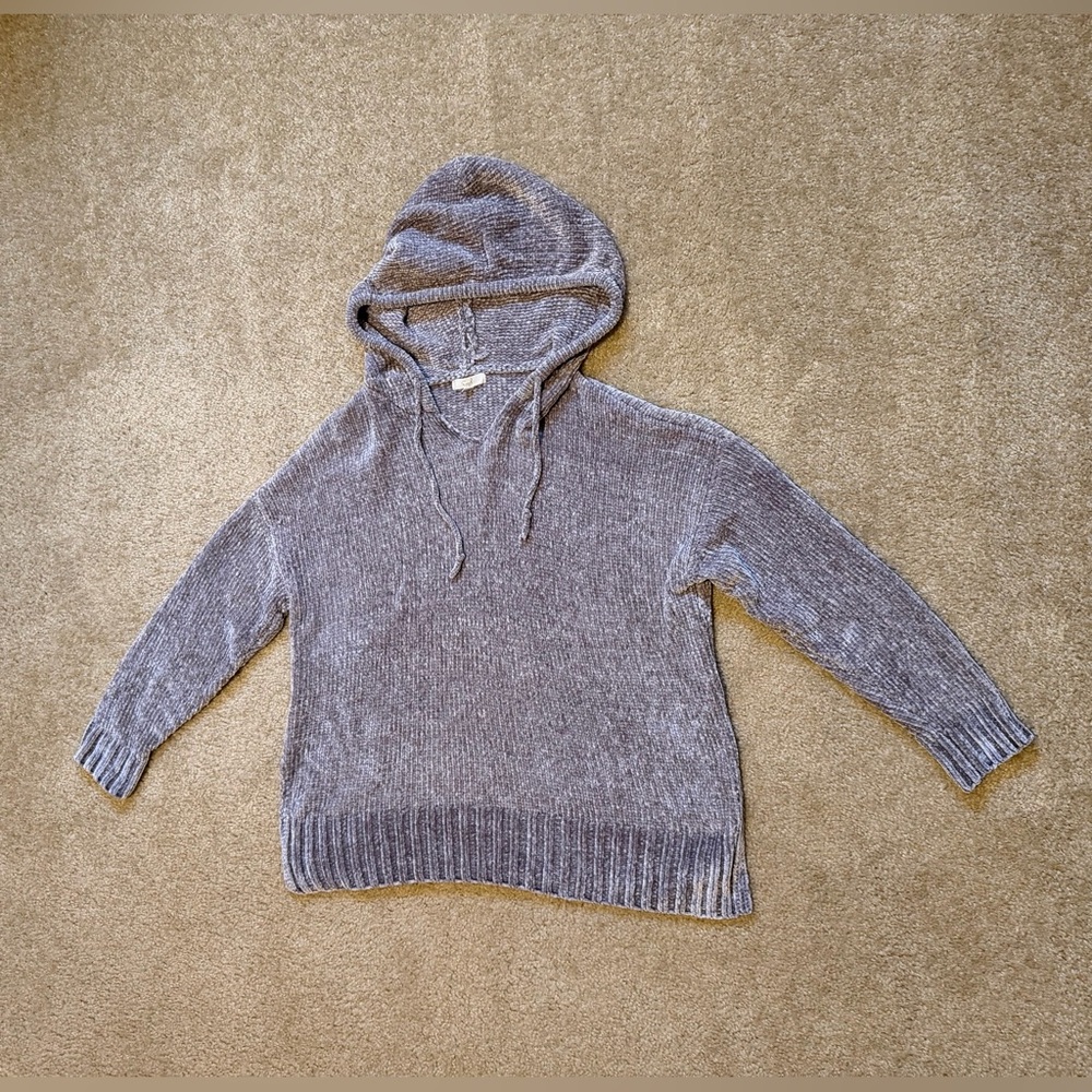 Cozy Gray Hooded Sweater